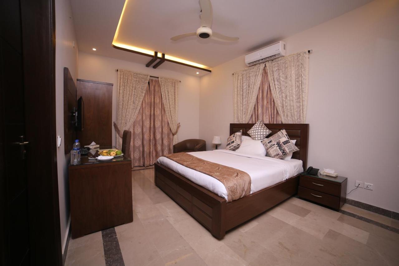 Zifan Hotel & Suites Karachi Exterior foto